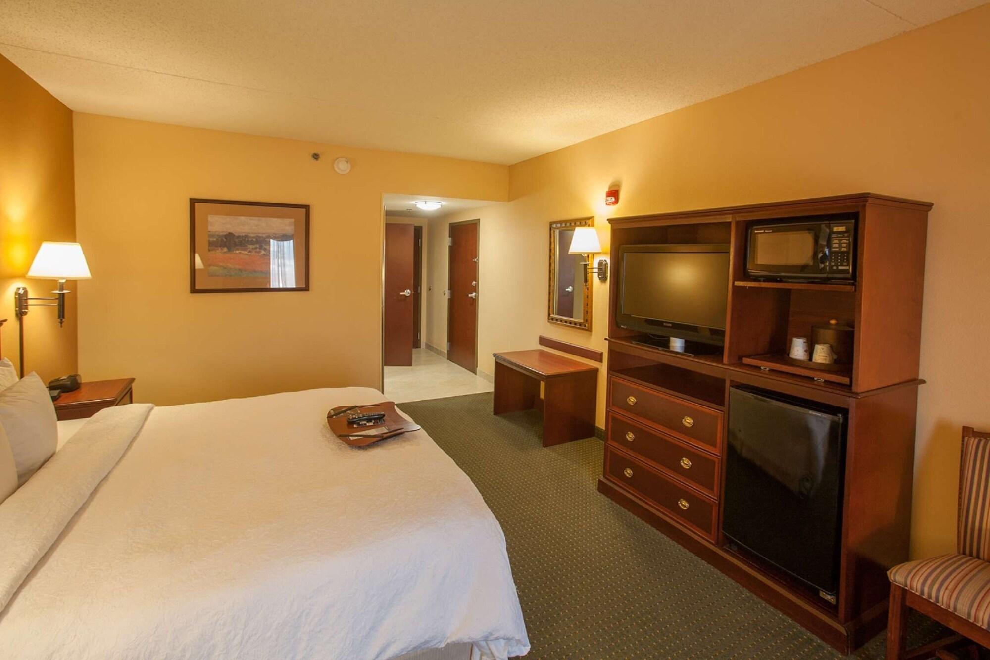 Hampton Inn & Suites Стилуотер Экстерьер фото