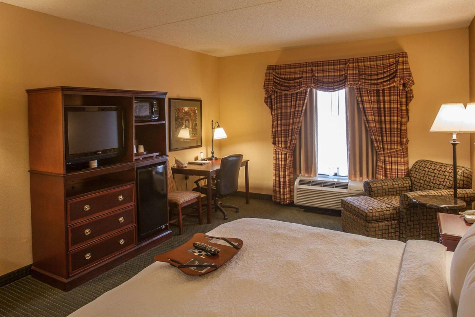 Hampton Inn & Suites Стилуотер Экстерьер фото